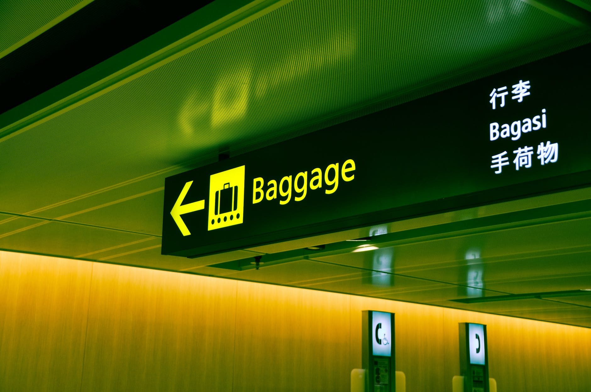 photo of baggage sign at airport